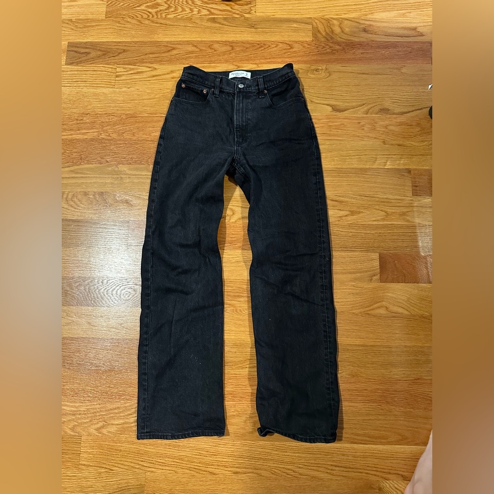 Abercrombie High Waisted Striaght Leg Jeans